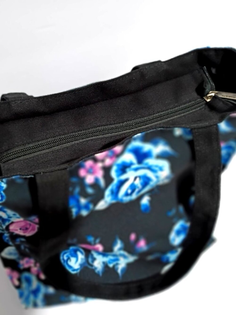 Robin Ruth Tote Purse Berlin - Picture 3 of 16